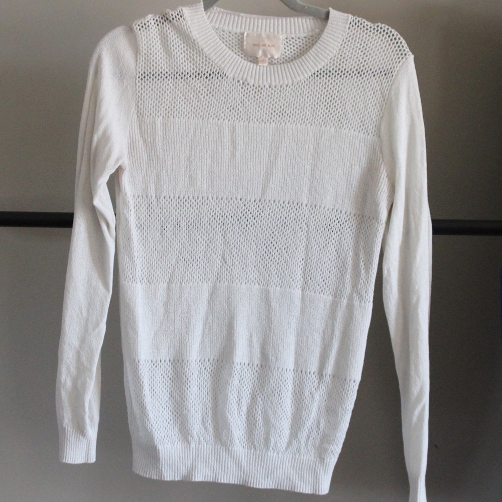 Skies are blue white knit long sleeve shirt